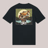 Schwarzes Unisex-T-Shirt mit farbigem Rückenprint eines springenden Karpfens über einem Eimer Trash vor See-Kulisse, CARE-Schriftzug und Text 'Be careful with what you love' – detailreiches Anglerdesign