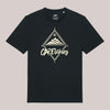 Schwarzes Unisex-T-Shirt mit beigem Frontprint im Kompass-Design, CARE fishing-Schriftzug und stilisierter Berggrafik – minimalistischer Outdoor-Look